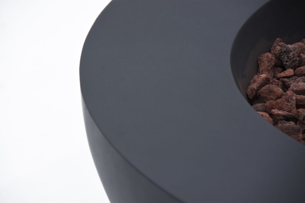 Hladký matný povrch ohniště LUNAR BOWL Dark Grey zblízka
